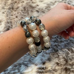Bracelet (silver, pearl, shiny beads on stretchy band)